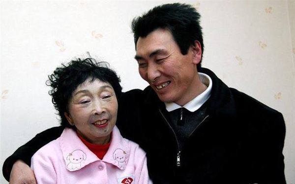 国产精品自拍钟点房海报