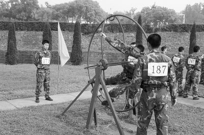 亚洲一卡2卡3卡4卡在线新区海报