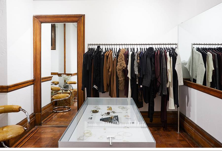 引诱妈妈是一件耐心的技术海报